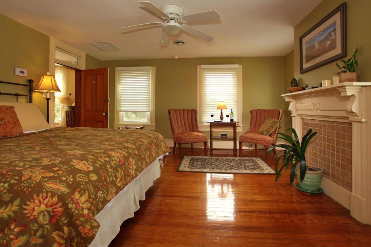 The Inn At Tabbs Creek Port Haywood ภายนอก รูปภาพ