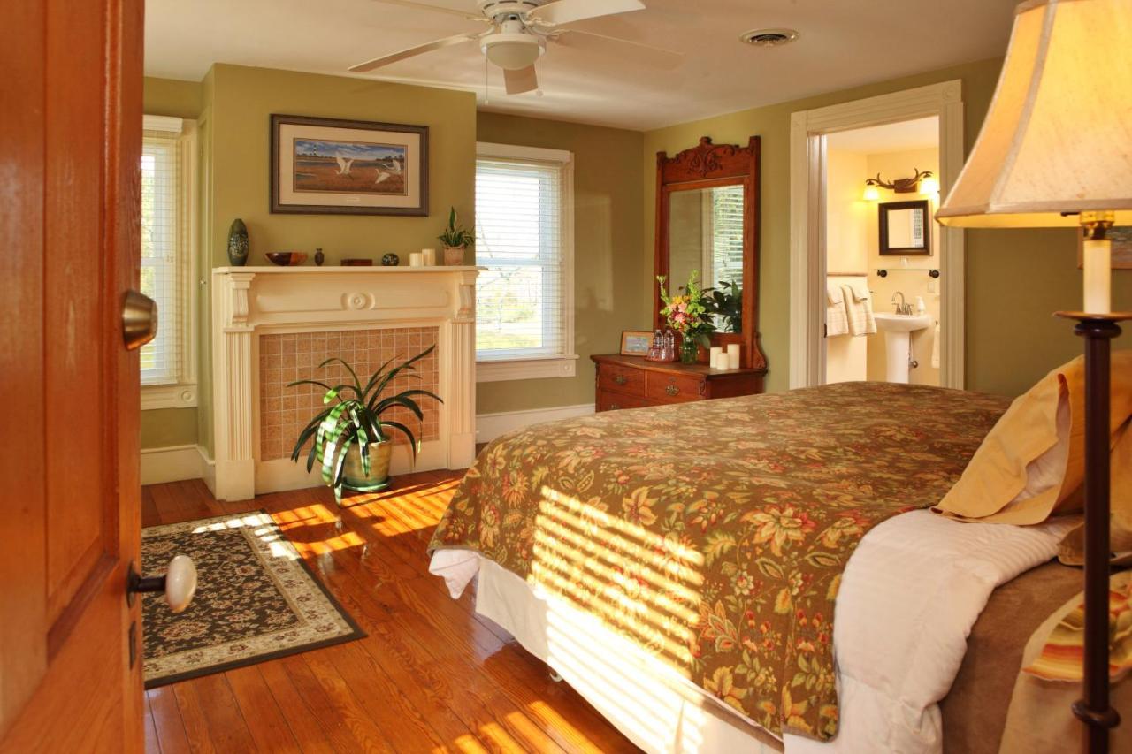 The Inn At Tabbs Creek Port Haywood ภายนอก รูปภาพ